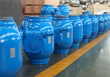 Valve sealing surface cladding materials